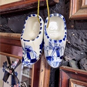 Delfts Blue Hand Painted Ceramic Dutch Clog Figurines Holland Blue & White